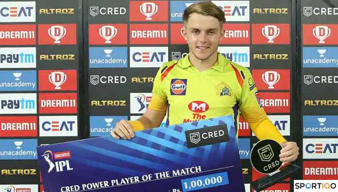 Sam Curran receiving the player of the match award for CSK 