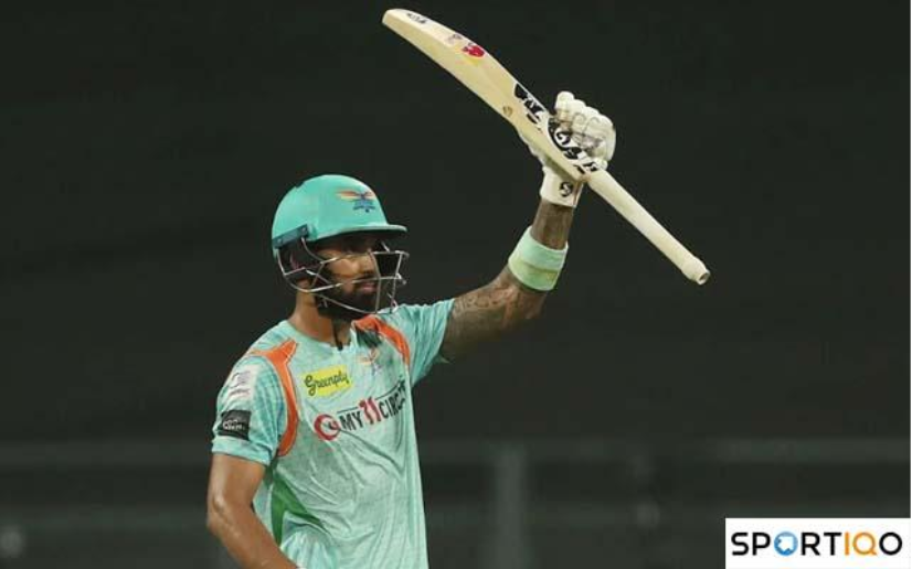 KL Rahul lifting his bat