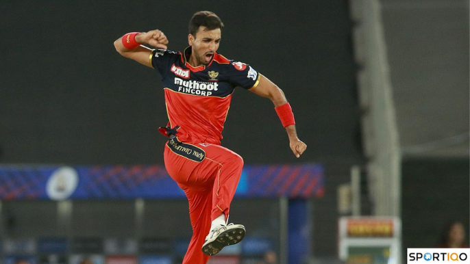 Harshal Patel celebrating after taking a wicket for RCB