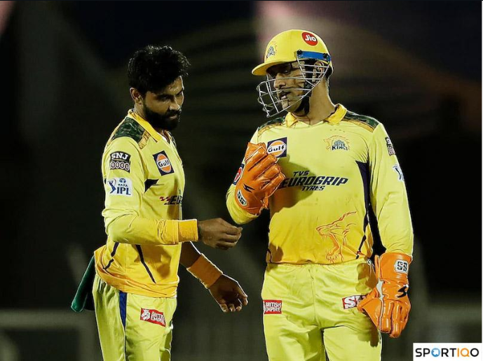 Dhoni and Jadeja during a match for CSK