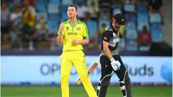 Pat Cummins vs Josh Hazlewood