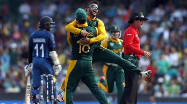 South African bowlers dominating the batting line-up of Sri Lanka in the quarter-final