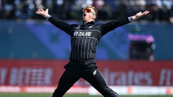 Aus vs NZ 2023 World Cup- Glenn Phillips takes a Wicket
